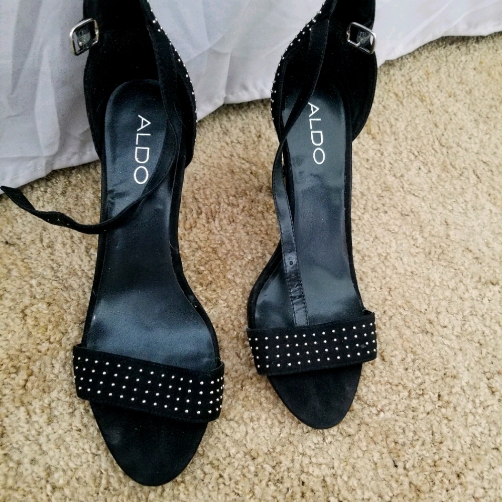 Aldo | Black Pump w/Gold
